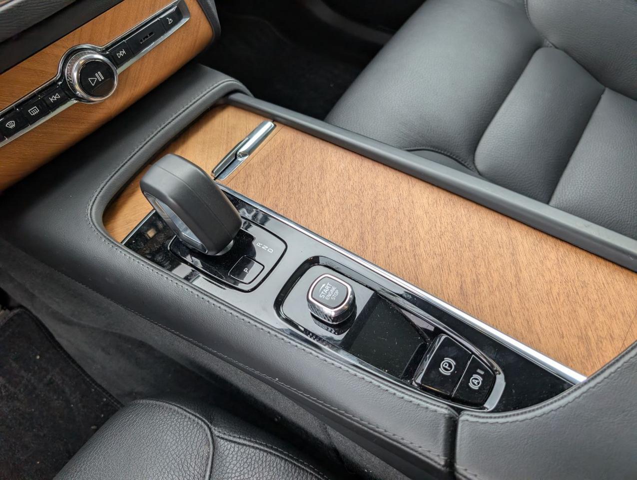 2023 Volvo XC90 B6 Hybrid AWD PLUS | Harman Kardon, Pilot Assist, 6-Pass Center Walk, 360 Cam, Heated Seats & Wheel Portland OR