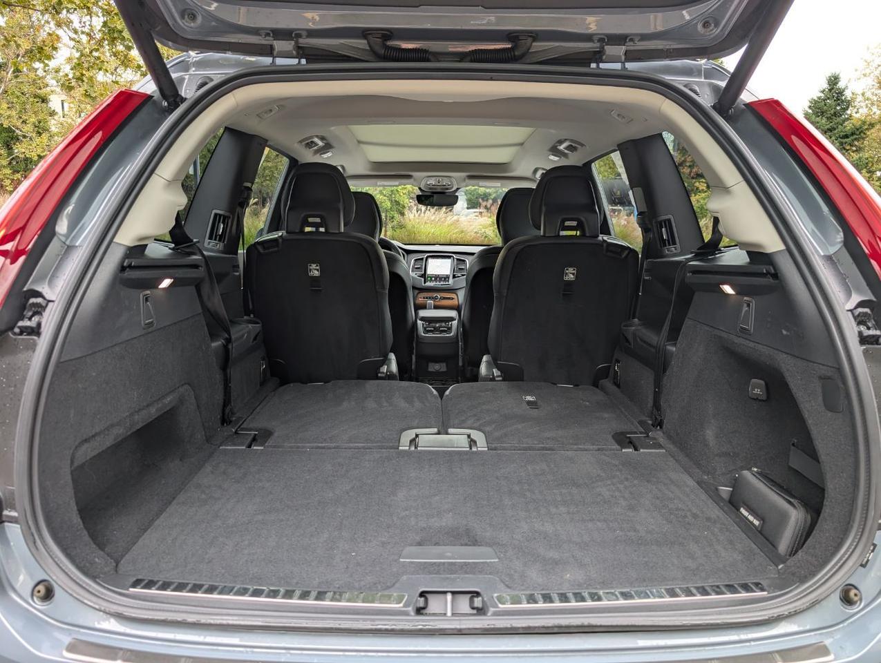 2023 Volvo XC90 B6 Hybrid AWD PLUS | Harman Kardon, Pilot Assist, 6-Pass Center Walk, 360 Cam, Heated Seats & Wheel Portland OR