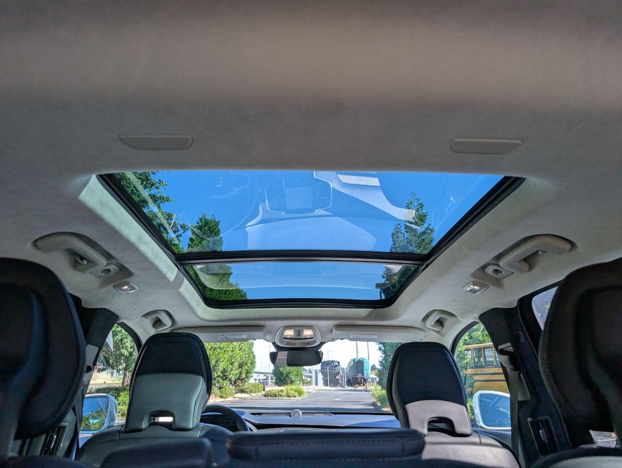2023 Volvo XC90 B6 Hybrid AWD ULTIMATE | Bowers Wilkins, Lounge Pkg., Air Suspension, Heated-Cooled & Massage Seats Portland OR