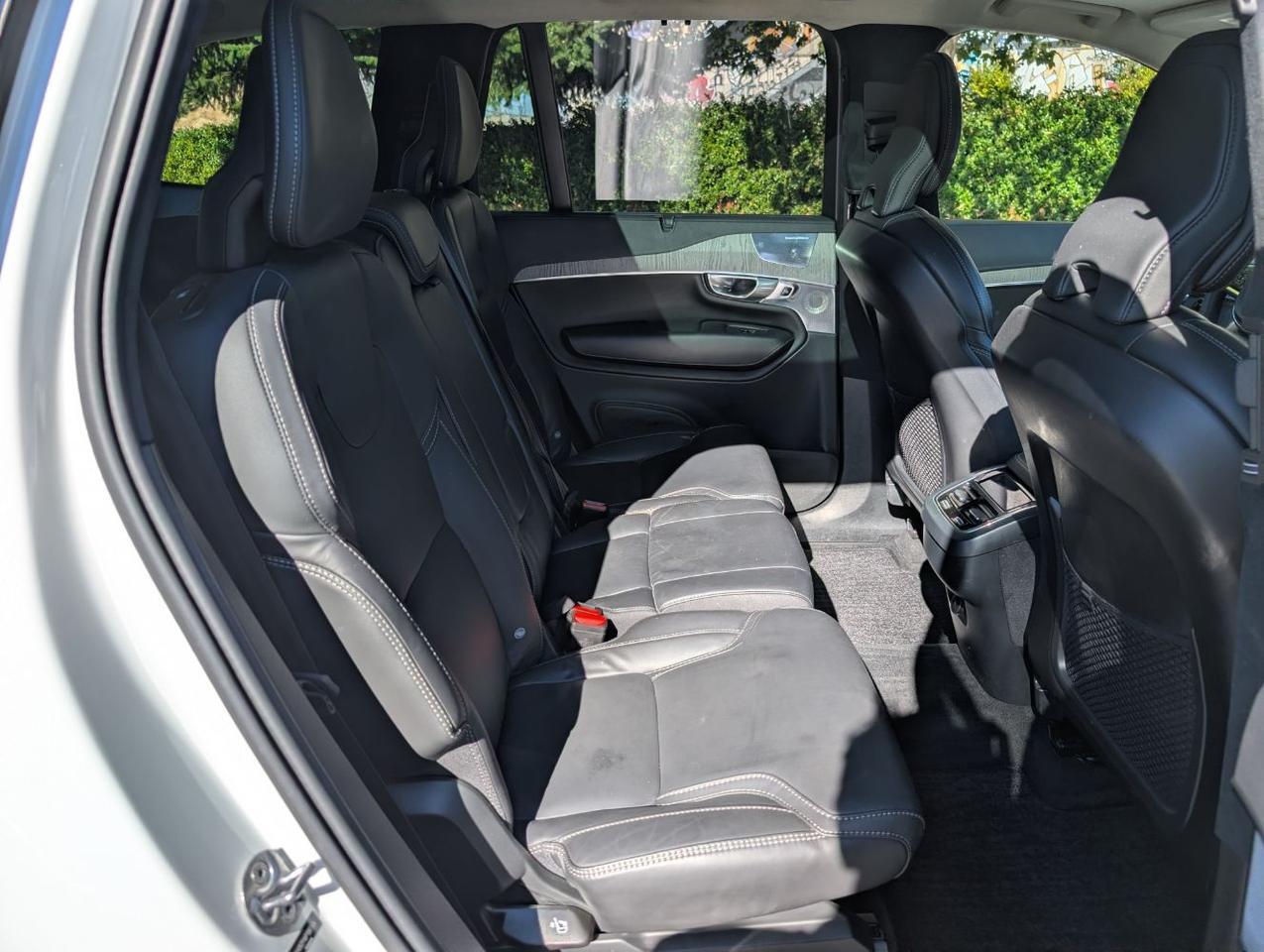 2023 Volvo XC90 B6 Hybrid AWD ULTIMATE | Bowers Wilkins, Lounge Pkg., Air Suspension, Heated-Cooled & Massage Seats Portland OR
