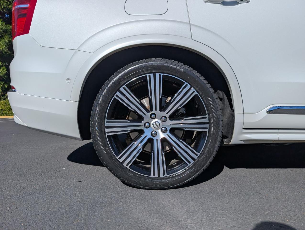 2023 Volvo XC90 B6 Hybrid AWD ULTIMATE | Bowers Wilkins, Lounge Pkg., Air Suspension, Heated-Cooled & Massage Seats Portland OR