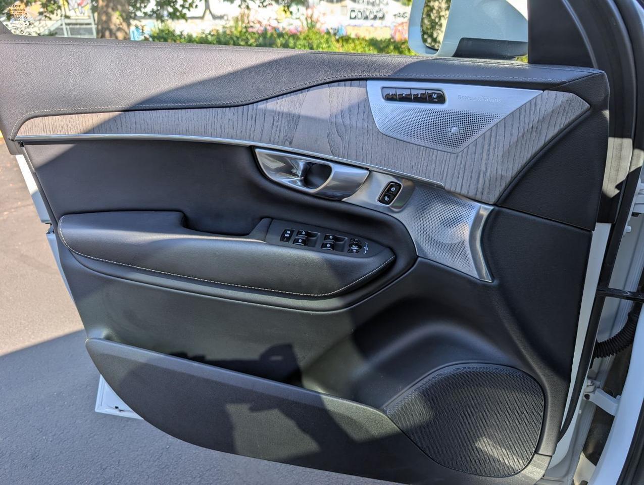 2023 Volvo XC90 B6 Hybrid AWD ULTIMATE | Bowers Wilkins, Lounge Pkg., Air Suspension, Heated-Cooled & Massage Seats Portland OR