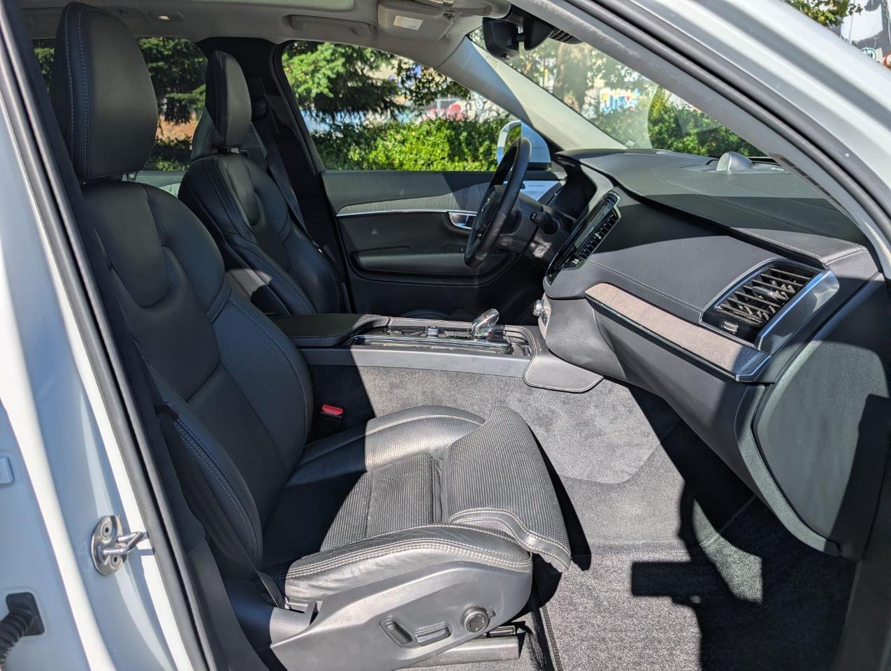 2023 Volvo XC90 B6 Hybrid AWD ULTIMATE | Bowers Wilkins, Lounge Pkg., Air Suspension, Heated-Cooled & Massage Seats Portland OR