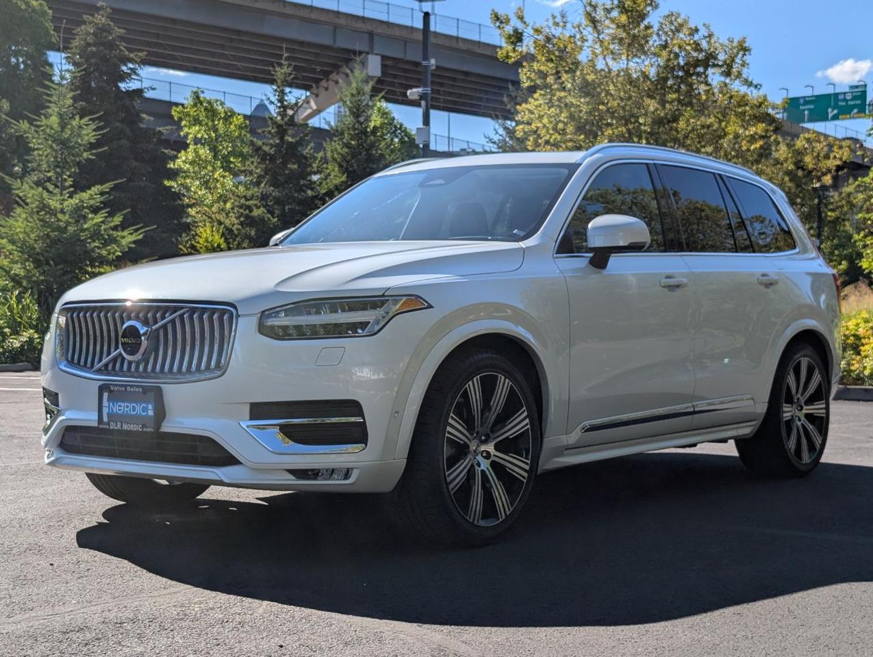 2023 Volvo XC90 B6 Hybrid AWD ULTIMATE | Bowers Wilkins, Lounge Pkg., Air Suspension, Heated-Cooled & Massage Seats Portland OR