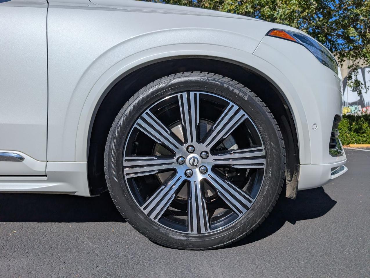 2023 Volvo XC90 B6 Hybrid AWD ULTIMATE | Bowers Wilkins, Lounge Pkg., Air Suspension, Heated-Cooled & Massage Seats Portland OR