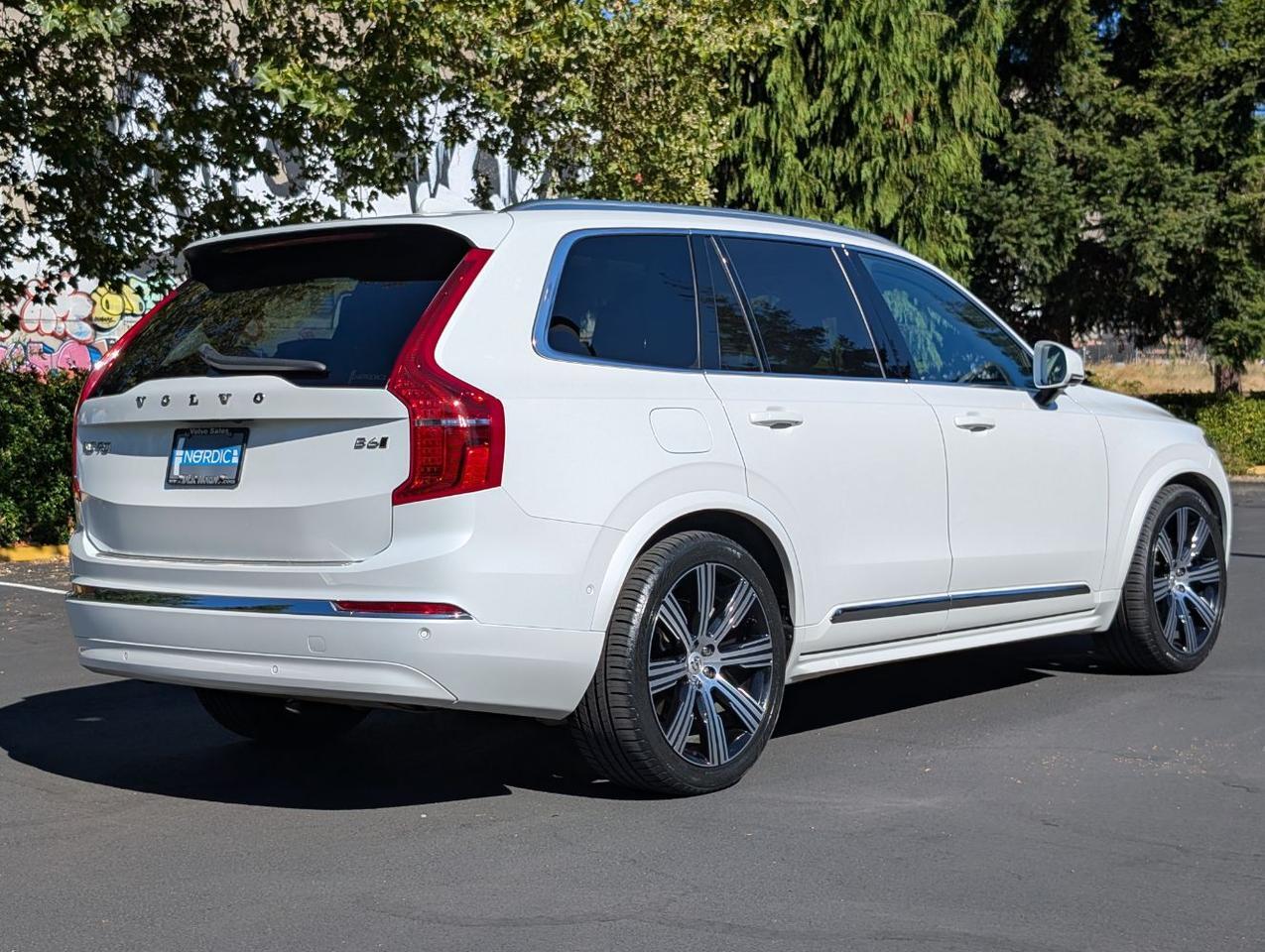 2023 Volvo XC90 B6 Hybrid AWD ULTIMATE | Bowers Wilkins, Lounge Pkg., Air Suspension, Heated-Cooled & Massage Seats Portland OR