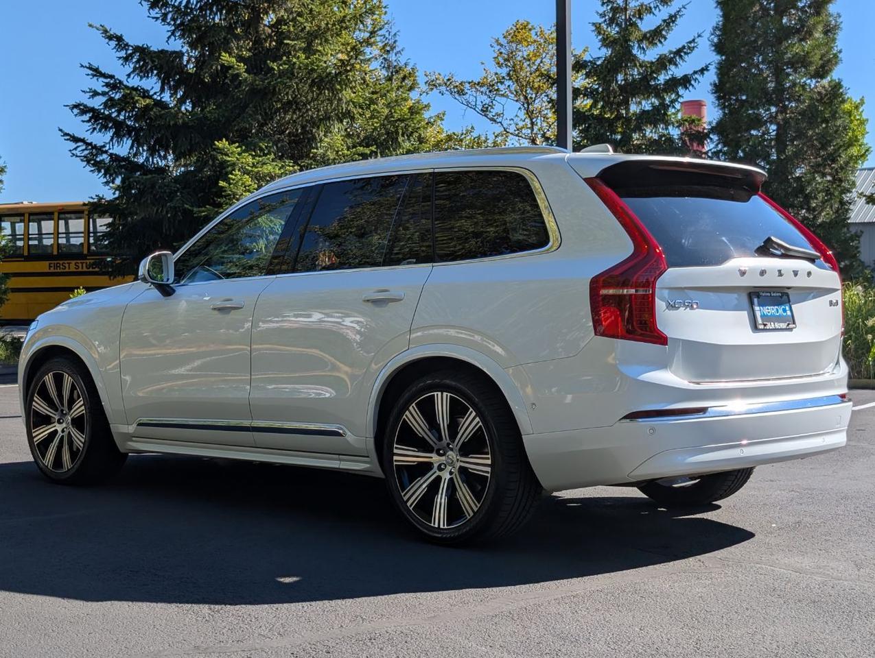 2023 Volvo XC90 B6 Hybrid AWD ULTIMATE | Bowers Wilkins, Lounge Pkg., Air Suspension, Heated-Cooled & Massage Seats Portland OR