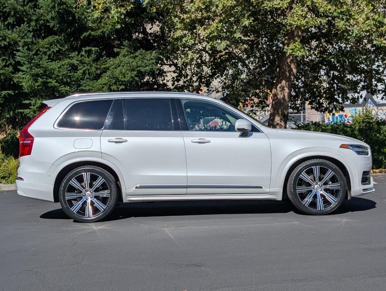 2023 Volvo XC90 B6 Hybrid AWD ULTIMATE | Bowers Wilkins, Lounge Pkg., Air Suspension, Heated-Cooled & Massage Seats Portland OR