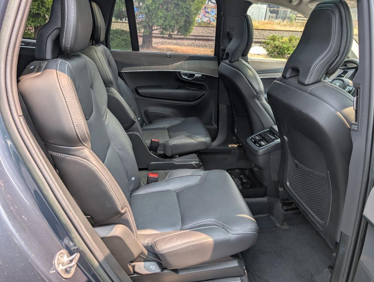 2023 Volvo XC90 B6 Hybrid AWD ULTIMATE | Harman Kardon, 6-Pass Center Walk Seating, Tow Hitch, Heated-Cooled Seats Portland OR