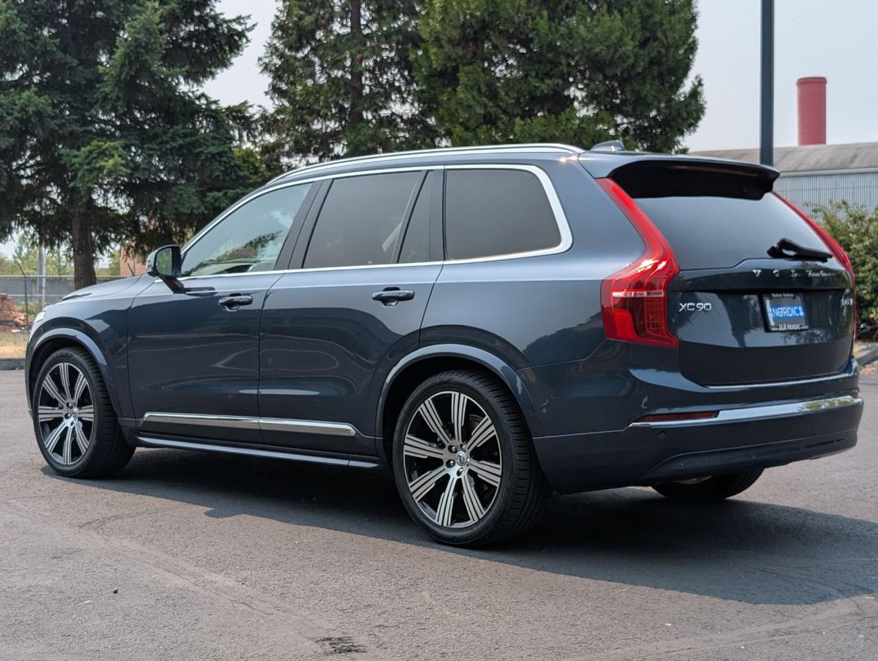 2023 Volvo XC90 B6 Hybrid AWD ULTIMATE | Harman Kardon, 6-Pass Center Walk Seating, Tow Hitch, Heated-Cooled Seats Portland OR