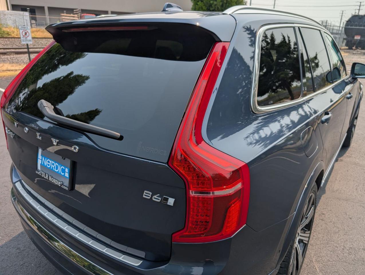 2023 Volvo XC90 B6 Hybrid AWD ULTIMATE | Harman Kardon, 6-Pass Center Walk Seating, Tow Hitch, Heated-Cooled Seats Portland OR