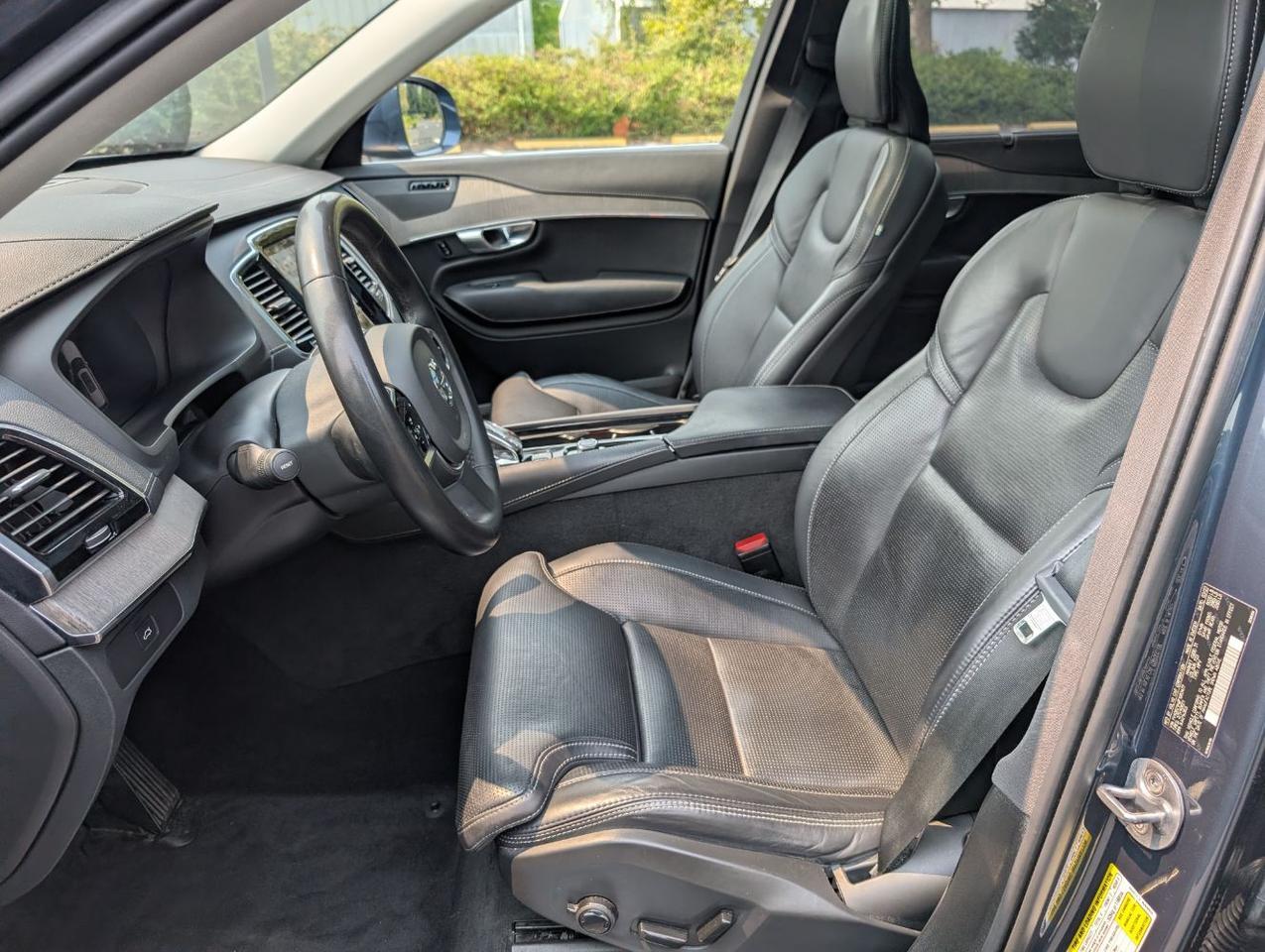 2023 Volvo XC90 B6 Hybrid AWD ULTIMATE | Harman Kardon, 6-Pass Center Walk Seating, Tow Hitch, Heated-Cooled Seats Portland OR