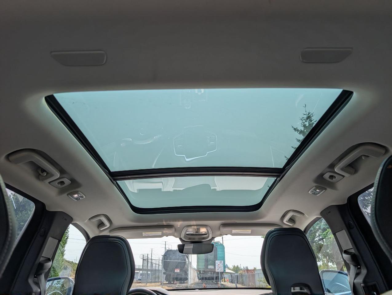 2023 Volvo XC90 B6 Hybrid AWD ULTIMATE | Harman Kardon, 6-Pass Center Walk Seating, Tow Hitch, Heated-Cooled Seats Portland OR