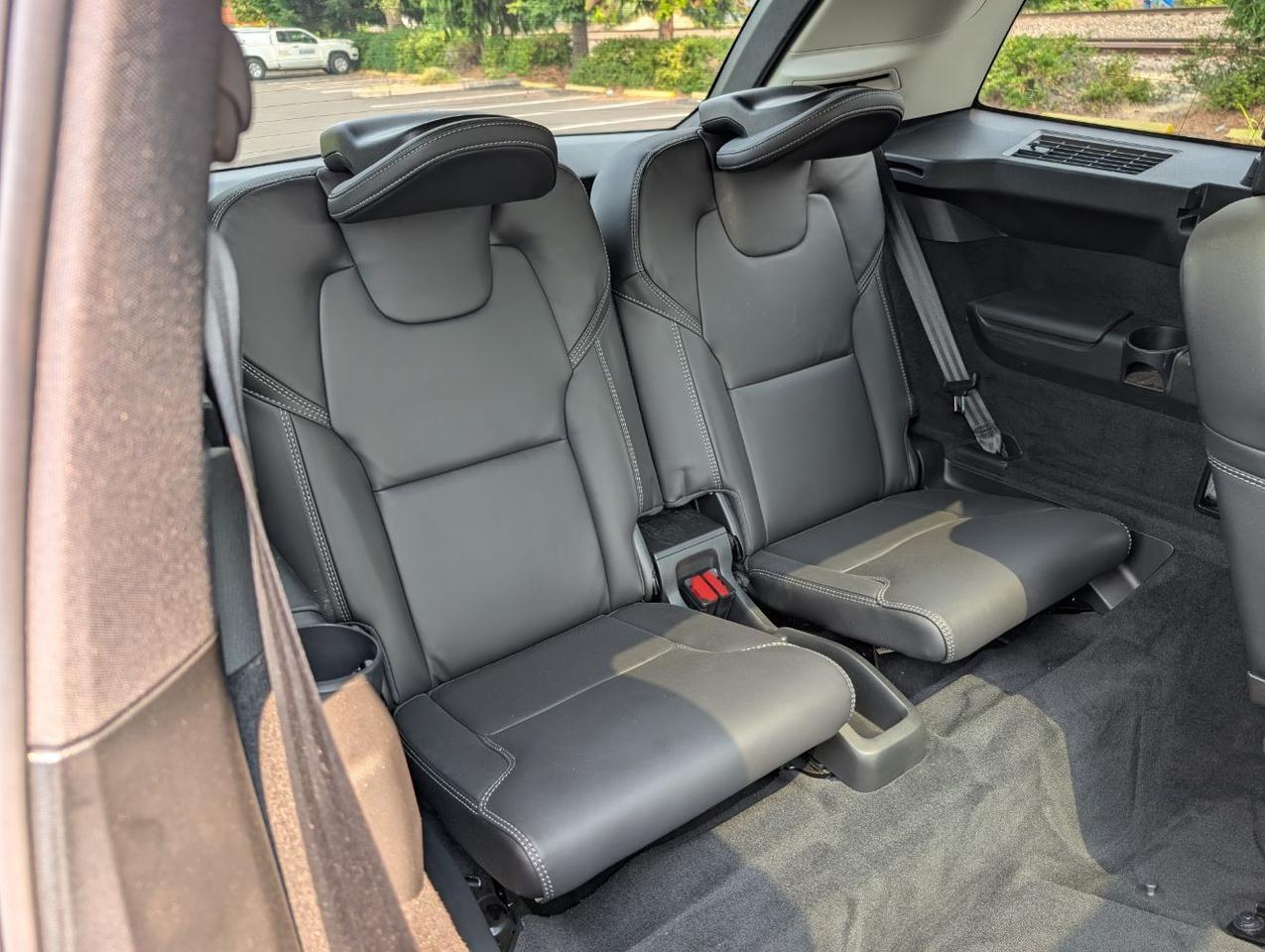 2023 Volvo XC90 B6 Hybrid AWD ULTIMATE | Harman Kardon, 6-Pass Center Walk Seating, Tow Hitch, Heated-Cooled Seats Portland OR