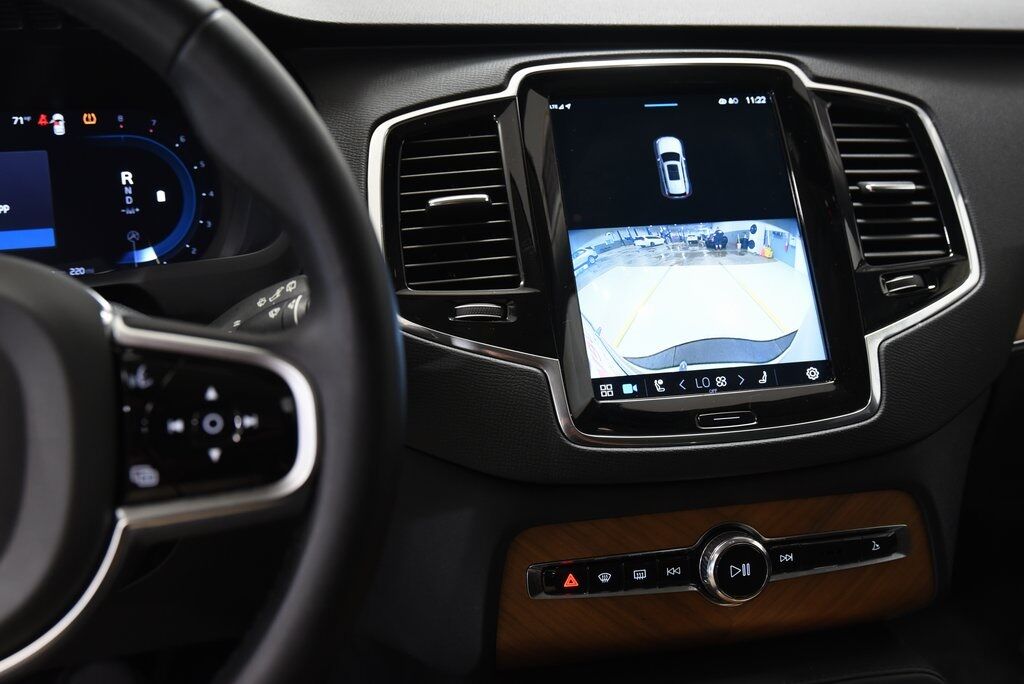 2023 Volvo XC90 B6 Plus 6-Seater Akron OH