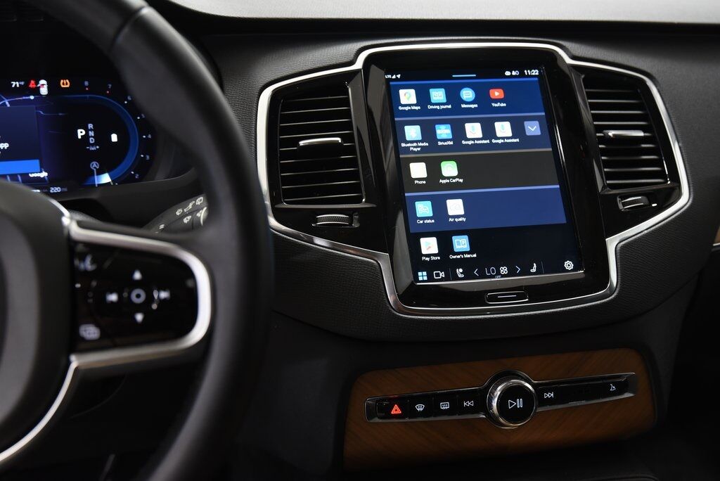 2023 Volvo XC90 B6 Plus 6-Seater Akron OH