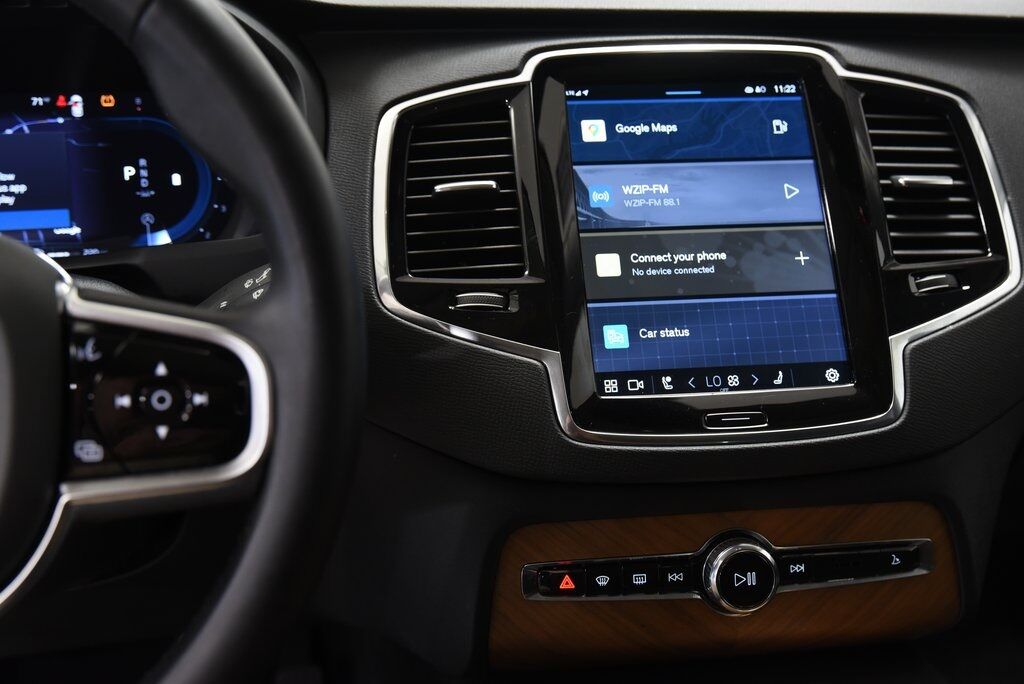 2023 Volvo XC90 B6 Plus 6-Seater Akron OH