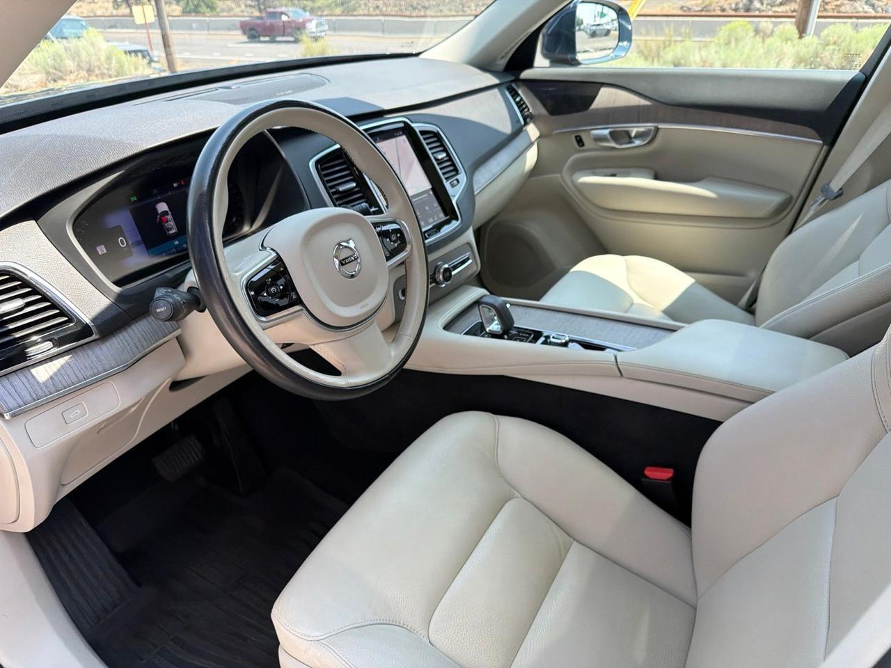 2023 Volvo XC90 B6 Plus 6-Seater Bend OR