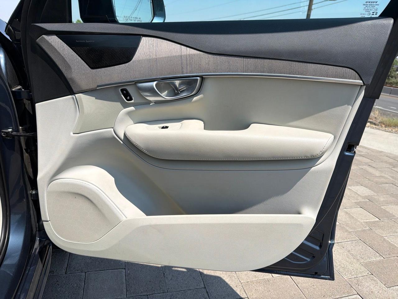 2023 Volvo XC90 B6 Plus 6-Seater Bend OR