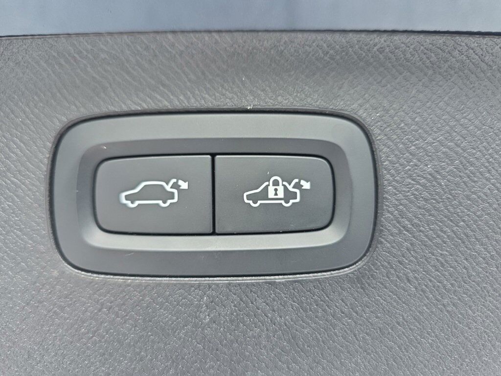 2023 Volvo XC90 B6 Plus 7-Seater Hunt Valley MD