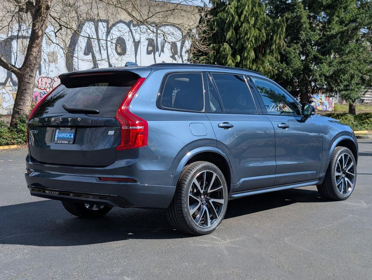 2023 Volvo XC90 Recharge PHEV Hybrid AWD PLUS | 455hp, HK Premium Audio, Pilot Asst, 360° Cam, 4 Heated Seats & Htd Wheel Portland OR