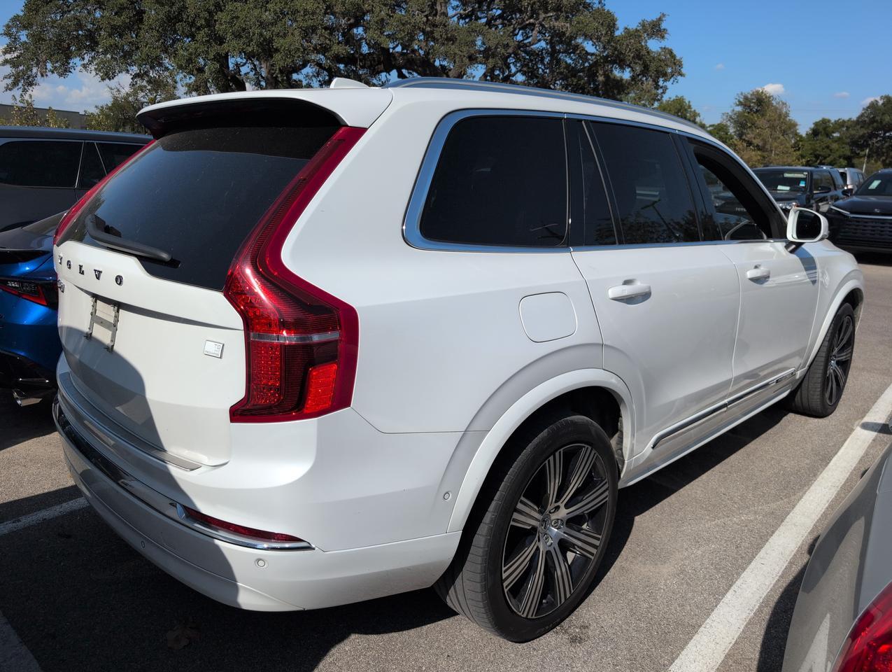 2023 Volvo XC90 Recharge Plug-In Hybrid Plus Bright Theme