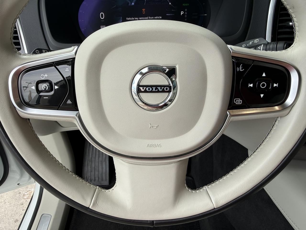 2023 Volvo XC90 Plus - Photo 17