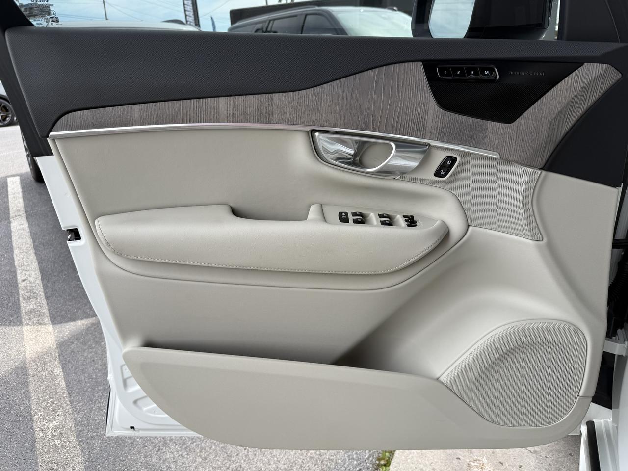 2023 Volvo XC90 Plus - Photo 10