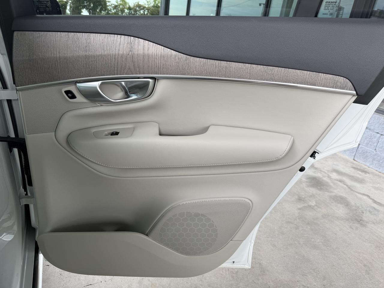 2023 Volvo XC90 Plus - Photo 32