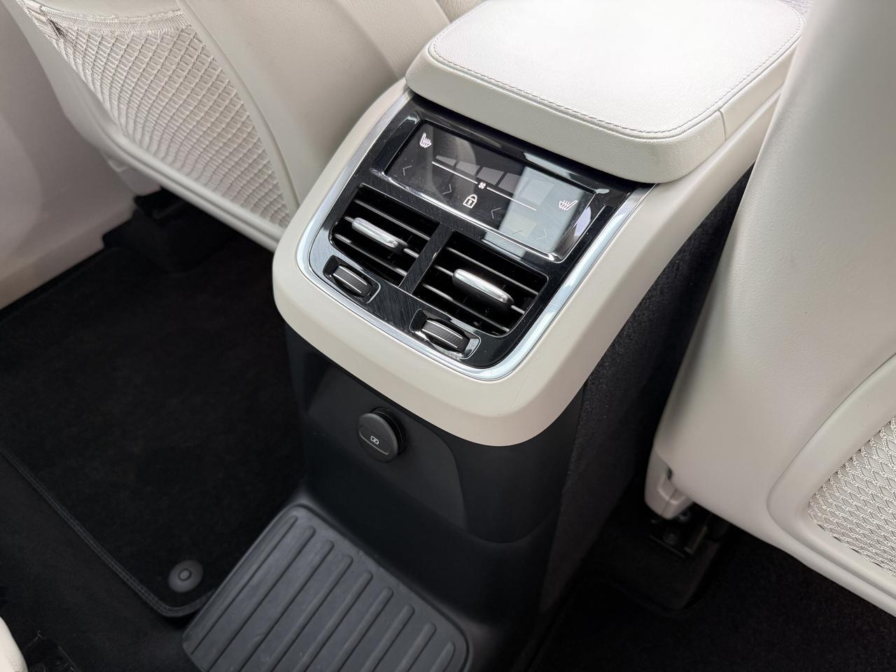 2023 Volvo XC90 Plus - Photo 36