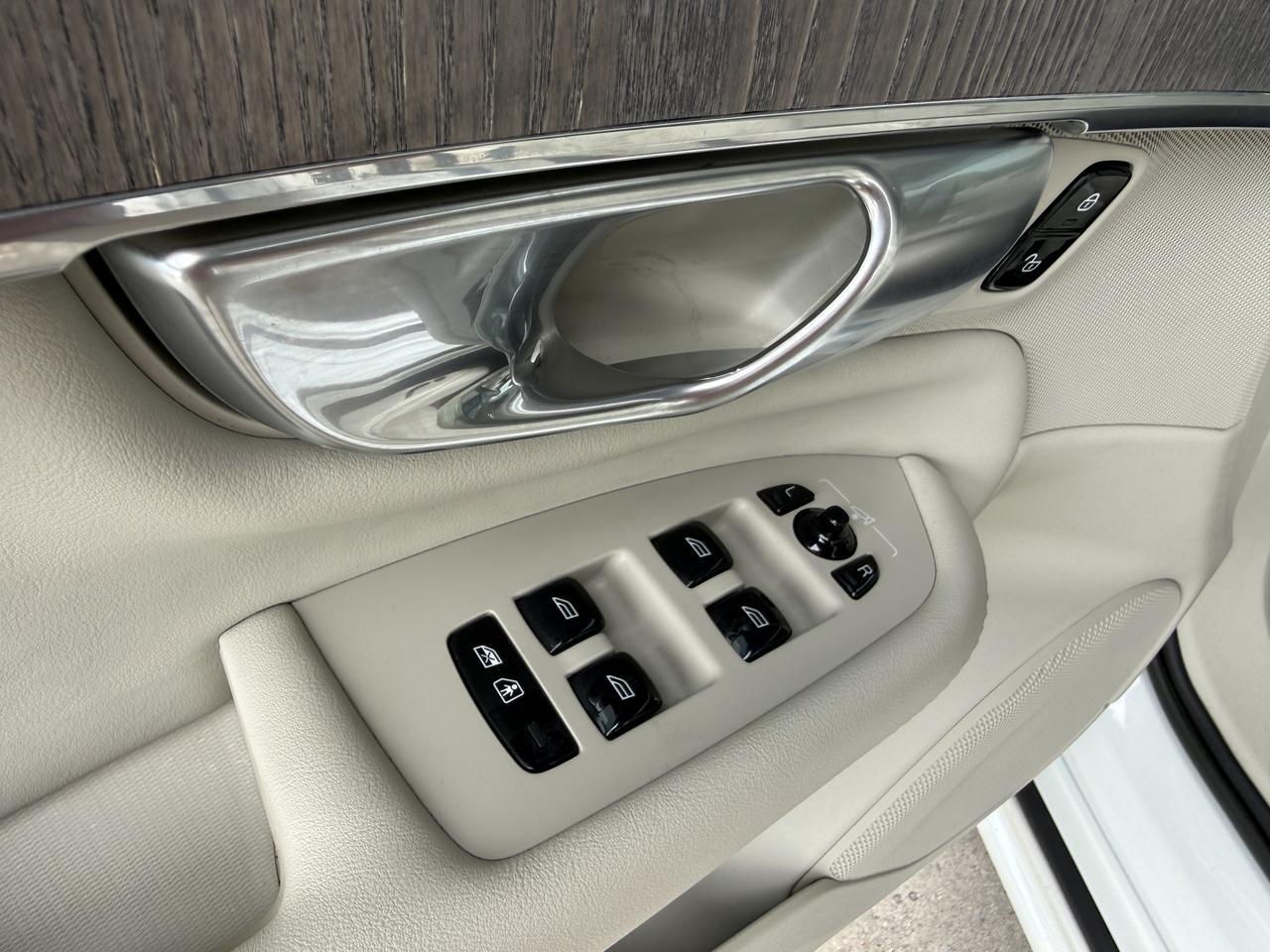 2023 Volvo XC90 Plus - Photo 12