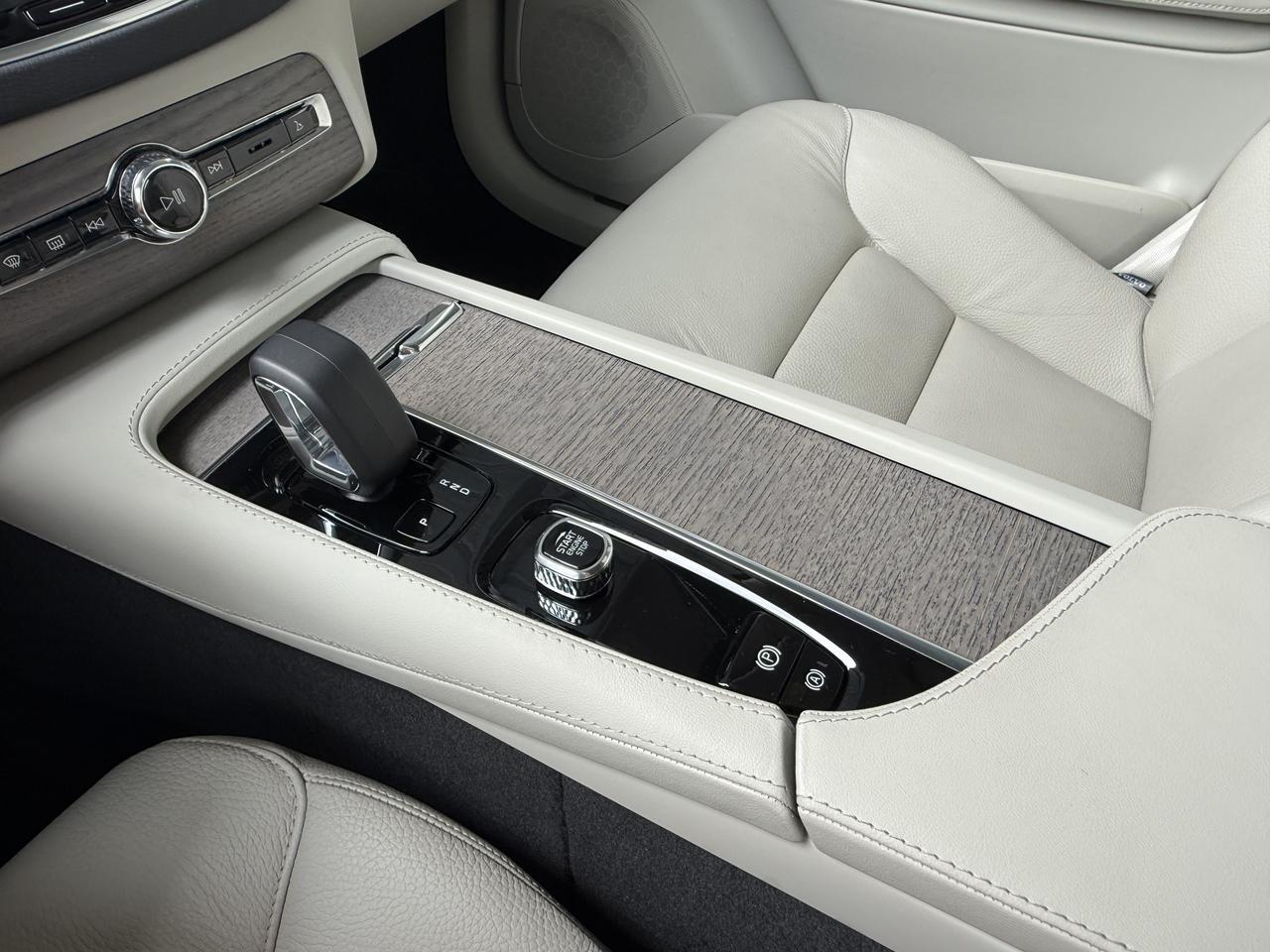 2023 Volvo XC90 Plus - Photo 22