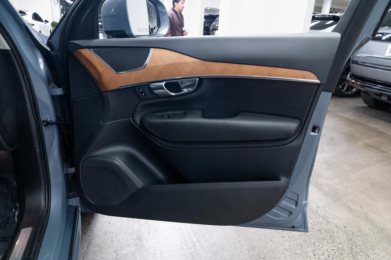 2023 Volvo XC90 Recharge Plug-In Hybrid T8 Plus Bright Theme 7 Passenger 7 Passenger Surround View Camera Adaptive Cruise Portland OR