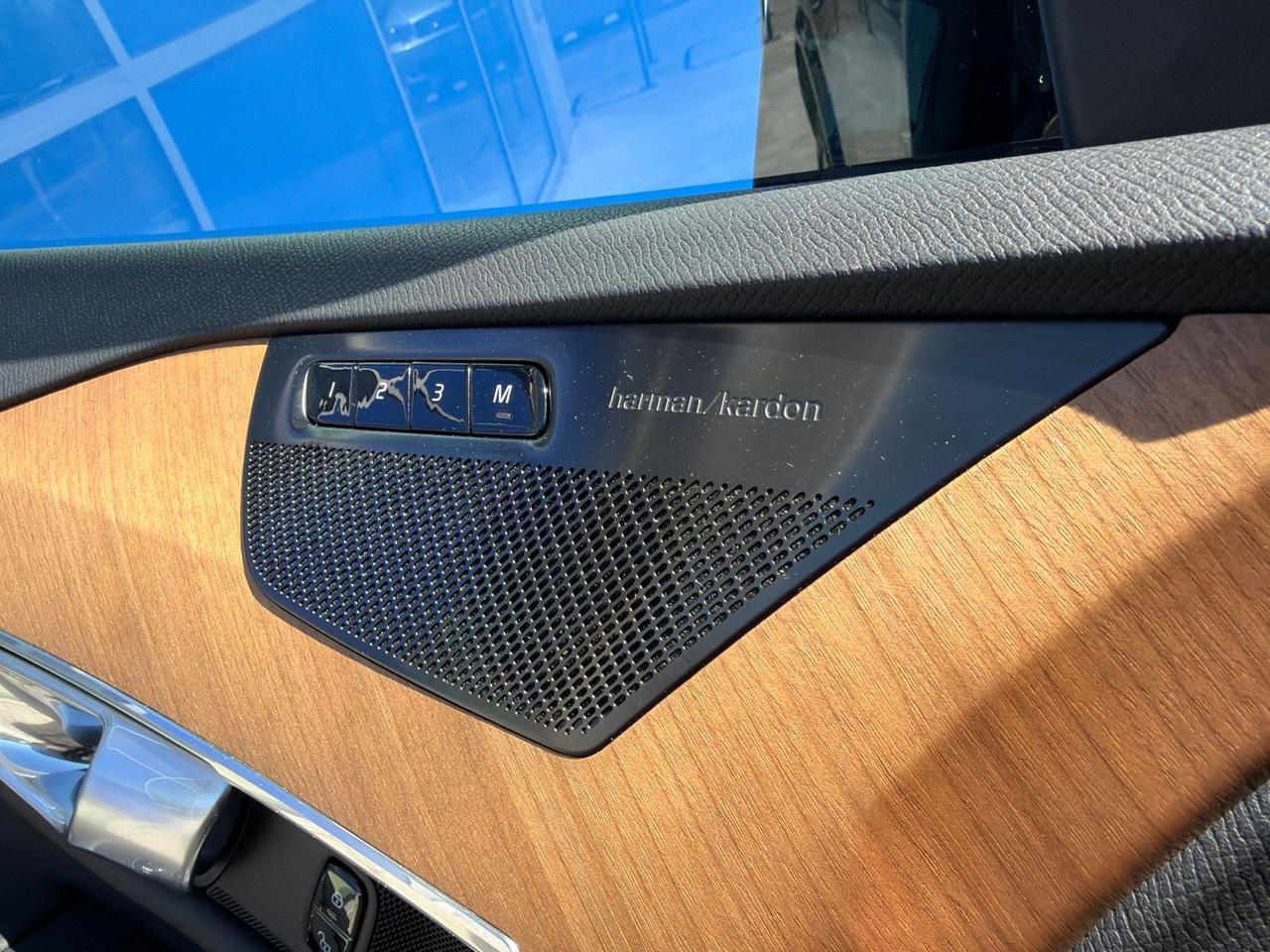 2023 Volvo XC90 Recharge Plug-In Hybrid T8 Plus Dark Theme 7 Passenger Bend OR