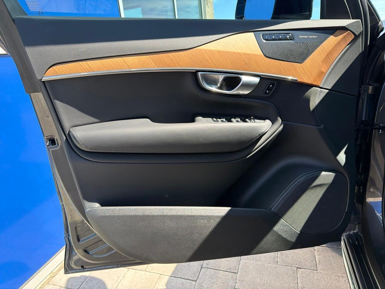 2023 Volvo XC90 Recharge Plug-In Hybrid T8 Plus Dark Theme 7 Passenger Bend OR