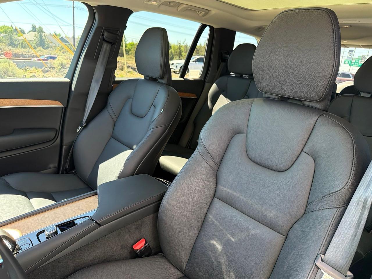 2023 Volvo XC90 Recharge Plug-In Hybrid T8 Plus Dark Theme 7 Passenger Bend OR