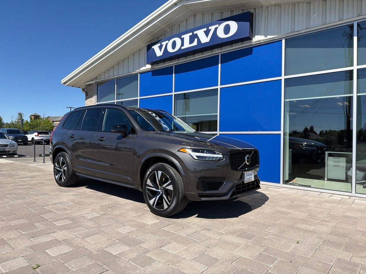 2023 Volvo XC90 Recharge Plug-In Hybrid T8 Plus Dark Theme 7 Passenger