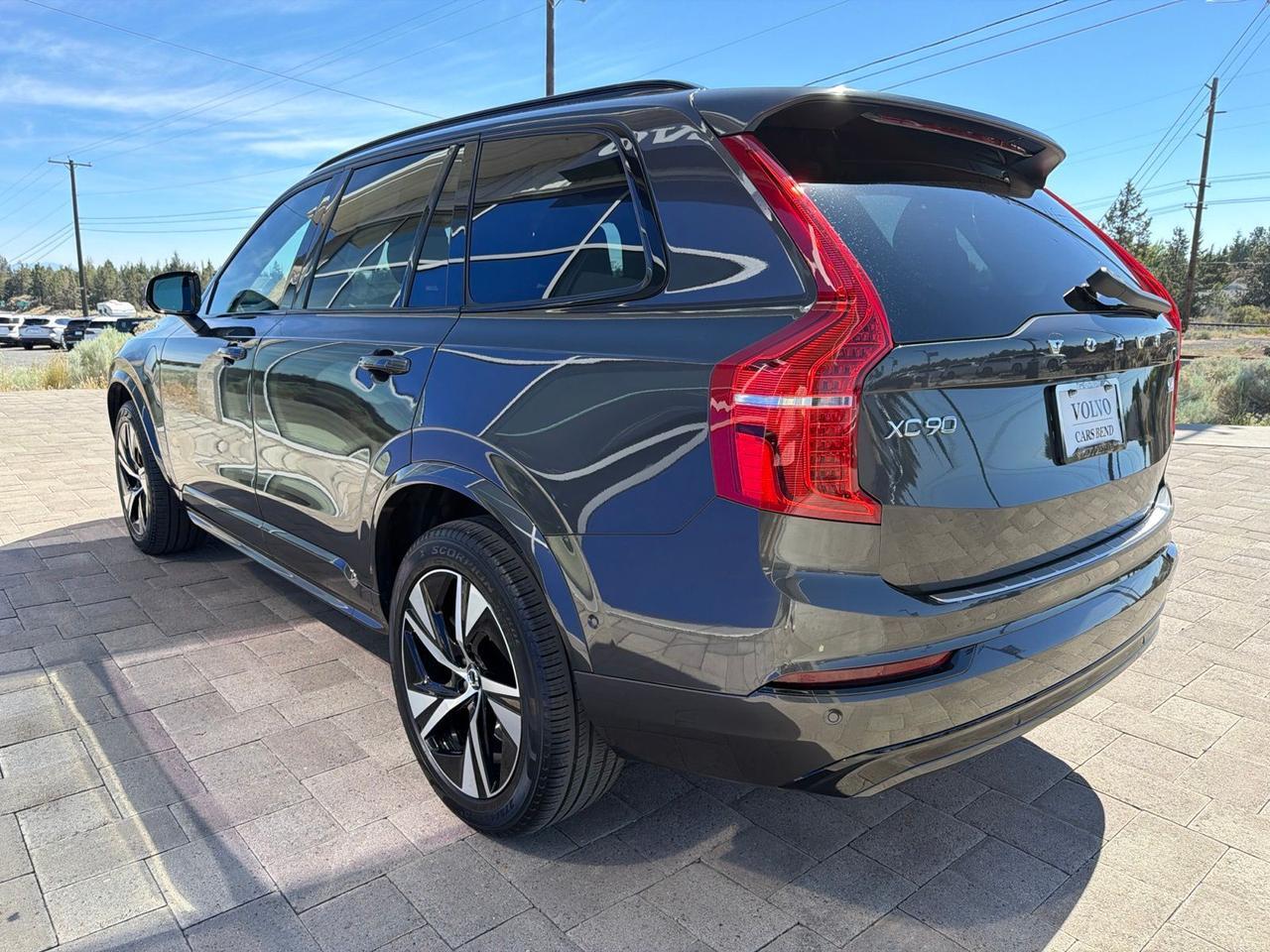 2023 Volvo XC90 Recharge Plug-In Hybrid T8 Plus Dark Theme 7 Passenger Bend OR