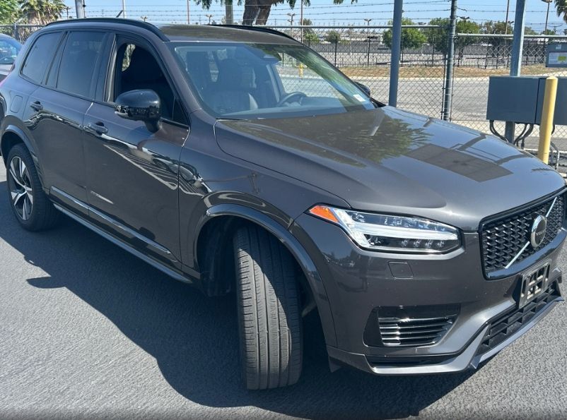 2023 Volvo XC90 Recharge Plug-In Hybrid T8 Plus Dark Theme 7 Passenger