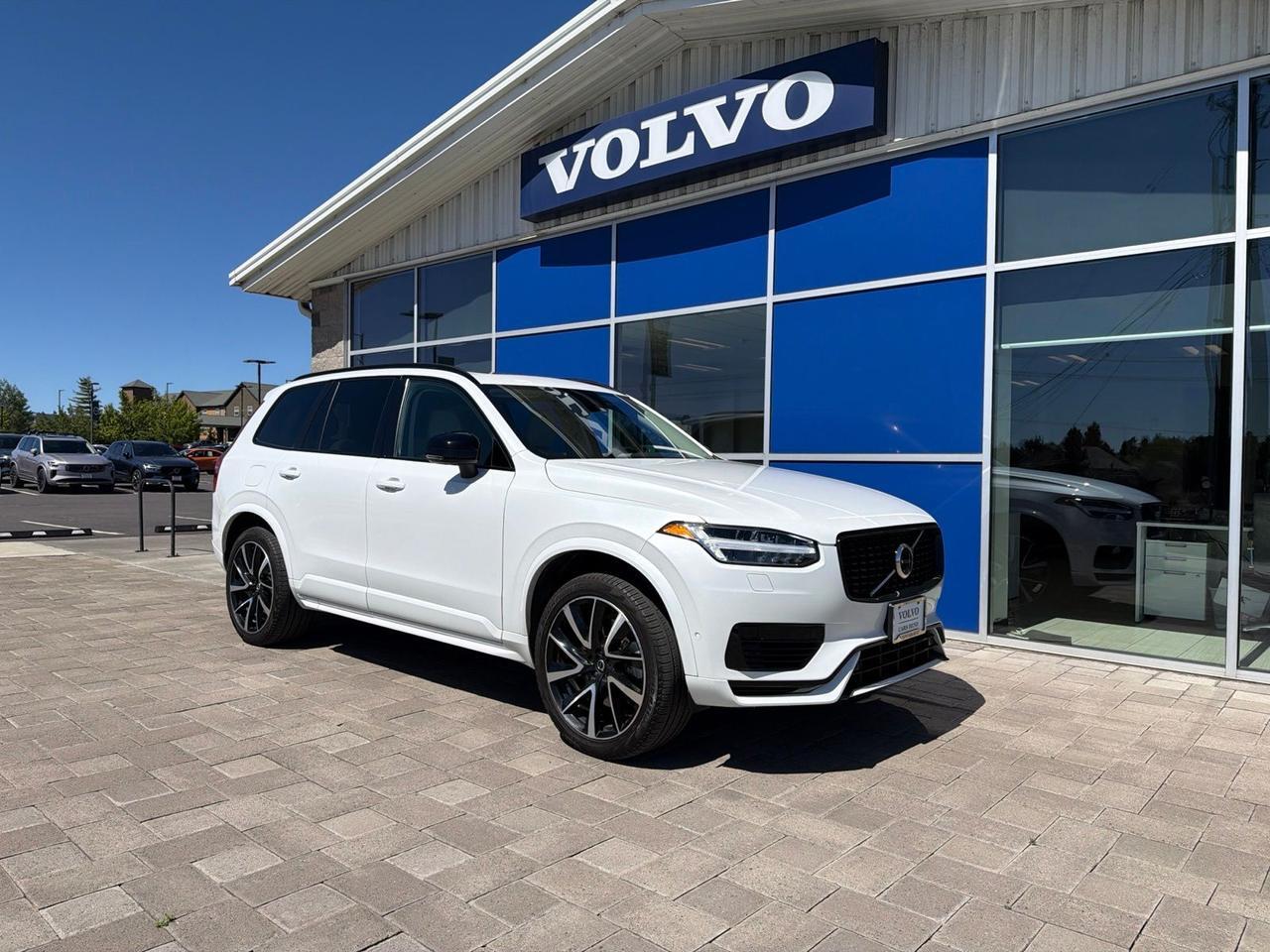 2023 Volvo XC90 Recharge Plug-In Hybrid T8 Plus Dark Theme 7 Passenger