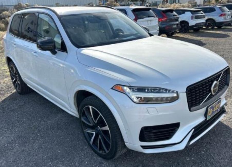 2023 Volvo XC90 Recharge Plug-In Hybrid T8 Plus Dark Theme 7 Passenger