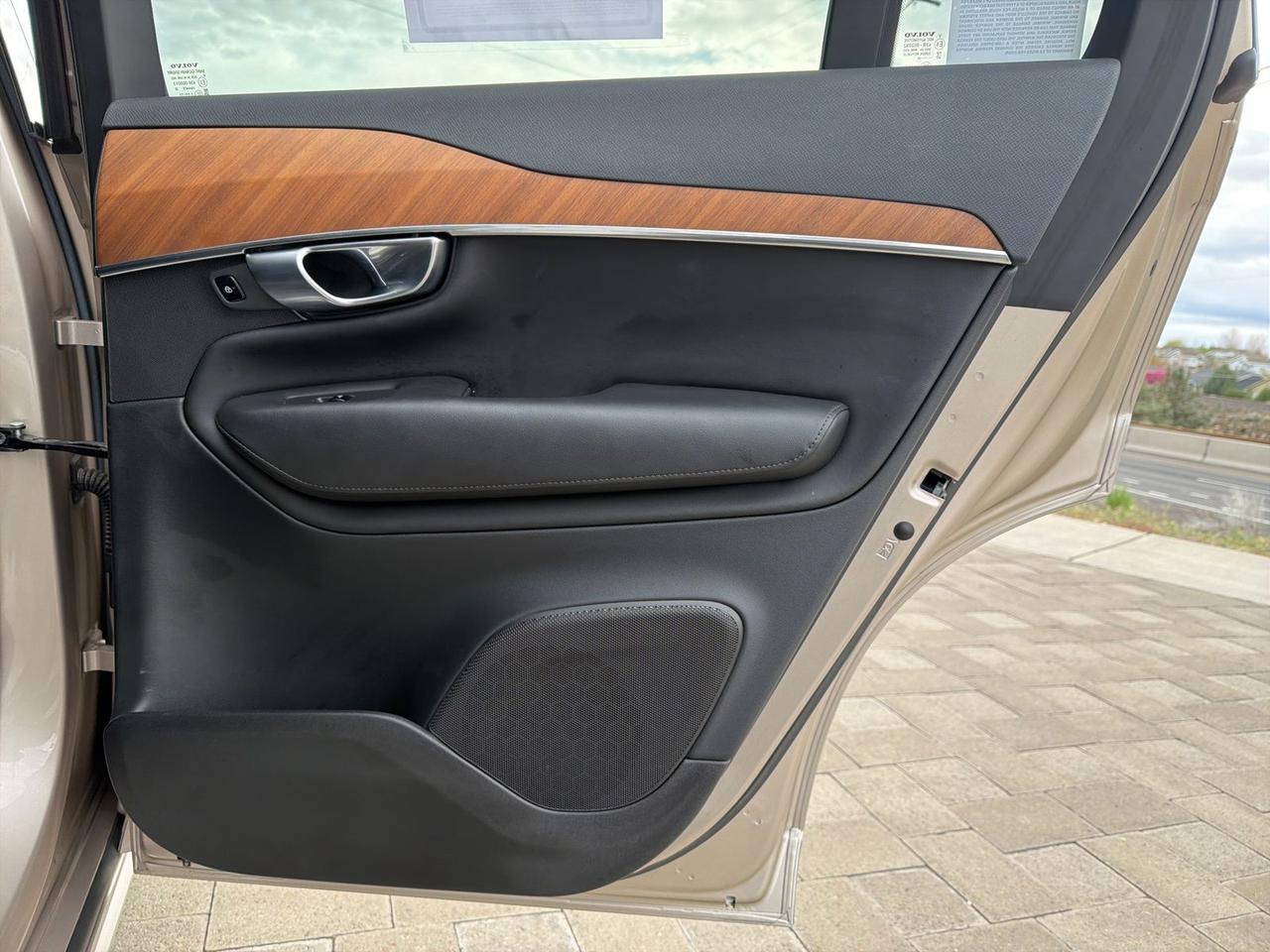 2023 Volvo XC90 Recharge Plug-In Hybrid T8 Plus Dark Theme 7 Passenger Bend OR
