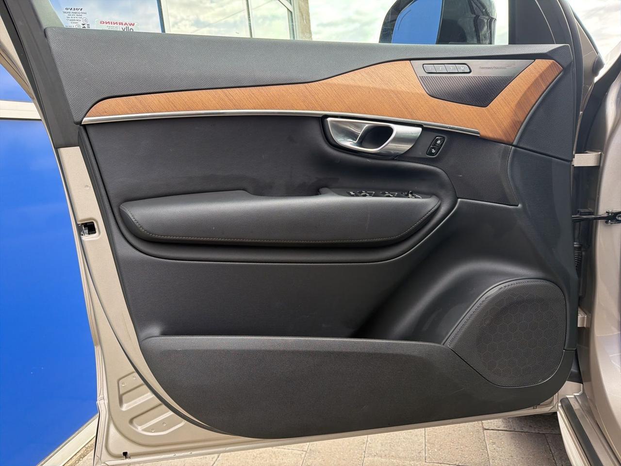 2023 Volvo XC90 Recharge Plug-In Hybrid T8 Plus Dark Theme 7 Passenger Bend OR