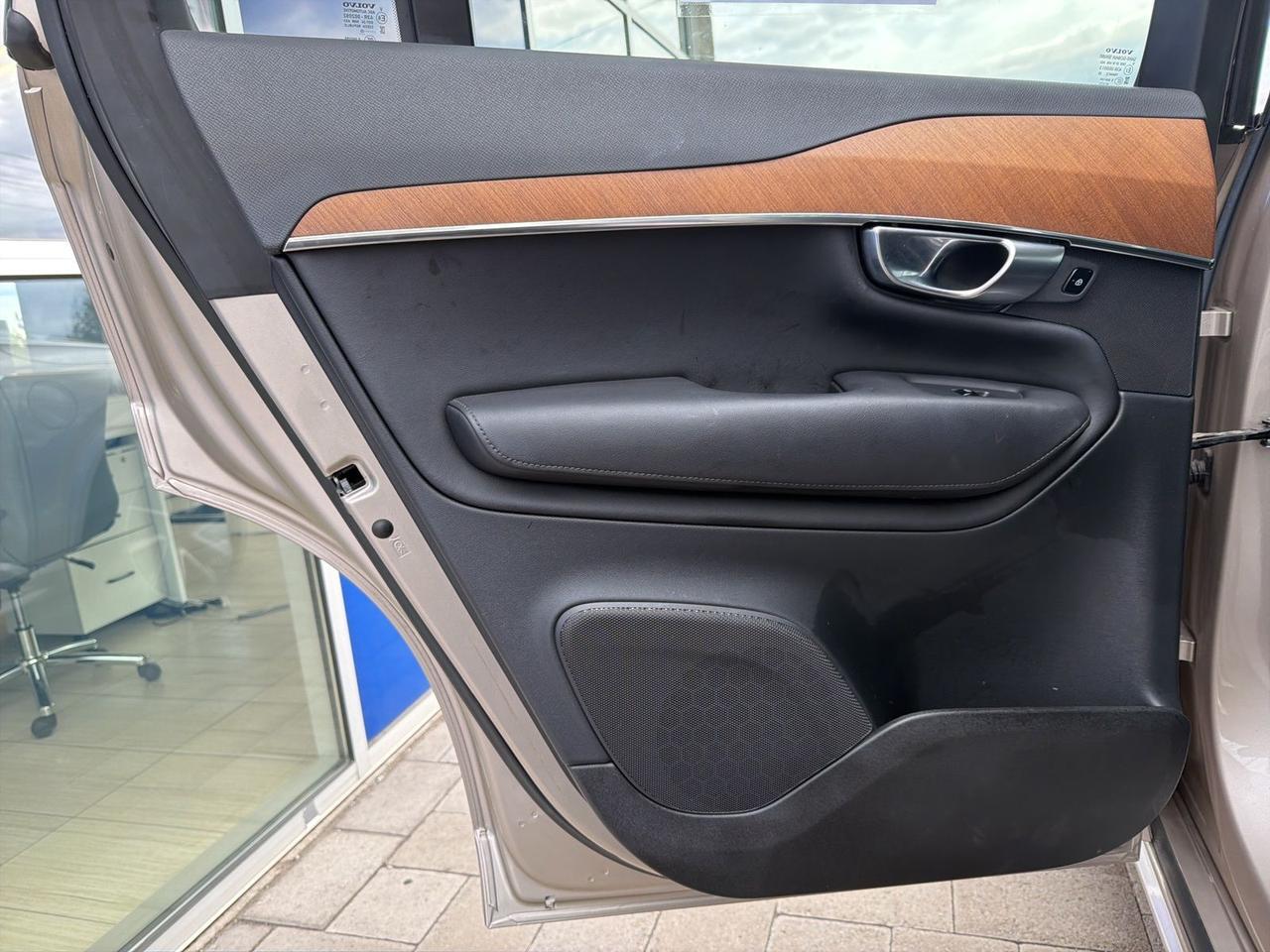 2023 Volvo XC90 Recharge Plug-In Hybrid T8 Plus Dark Theme 7 Passenger Bend OR