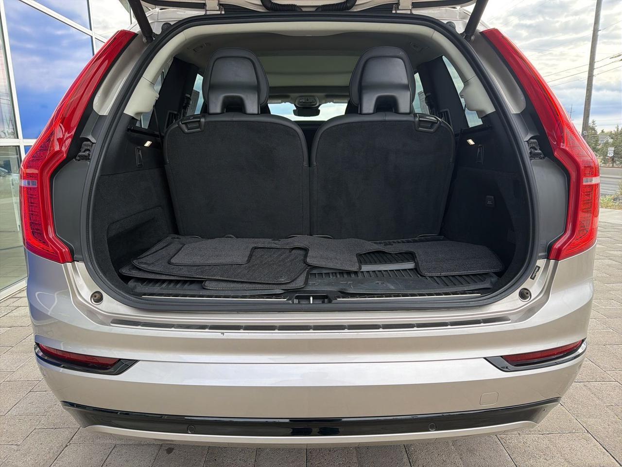 2023 Volvo XC90 Recharge Plug-In Hybrid T8 Plus Dark Theme 7 Passenger Bend OR