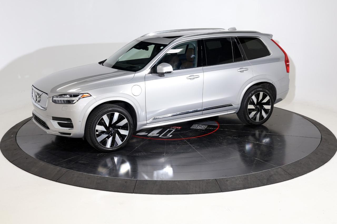 2023 Volvo XC90 Recharge Ultimate photo 2