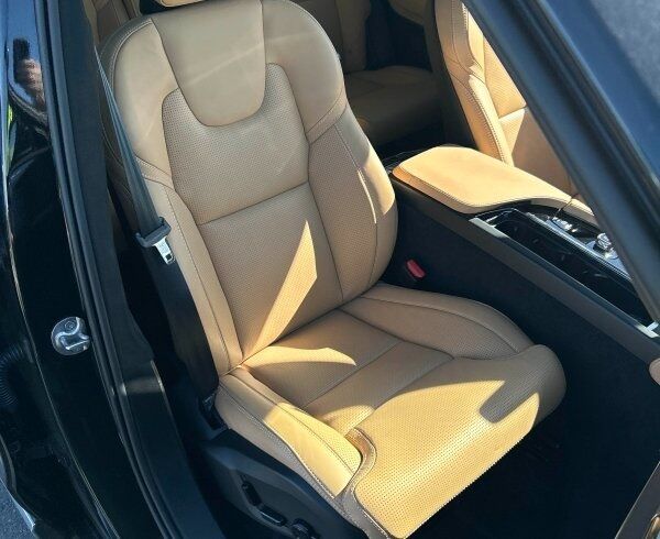 2023 Volvo XC90 Recharge Plug-In Hybrid Ultimate Bend OR