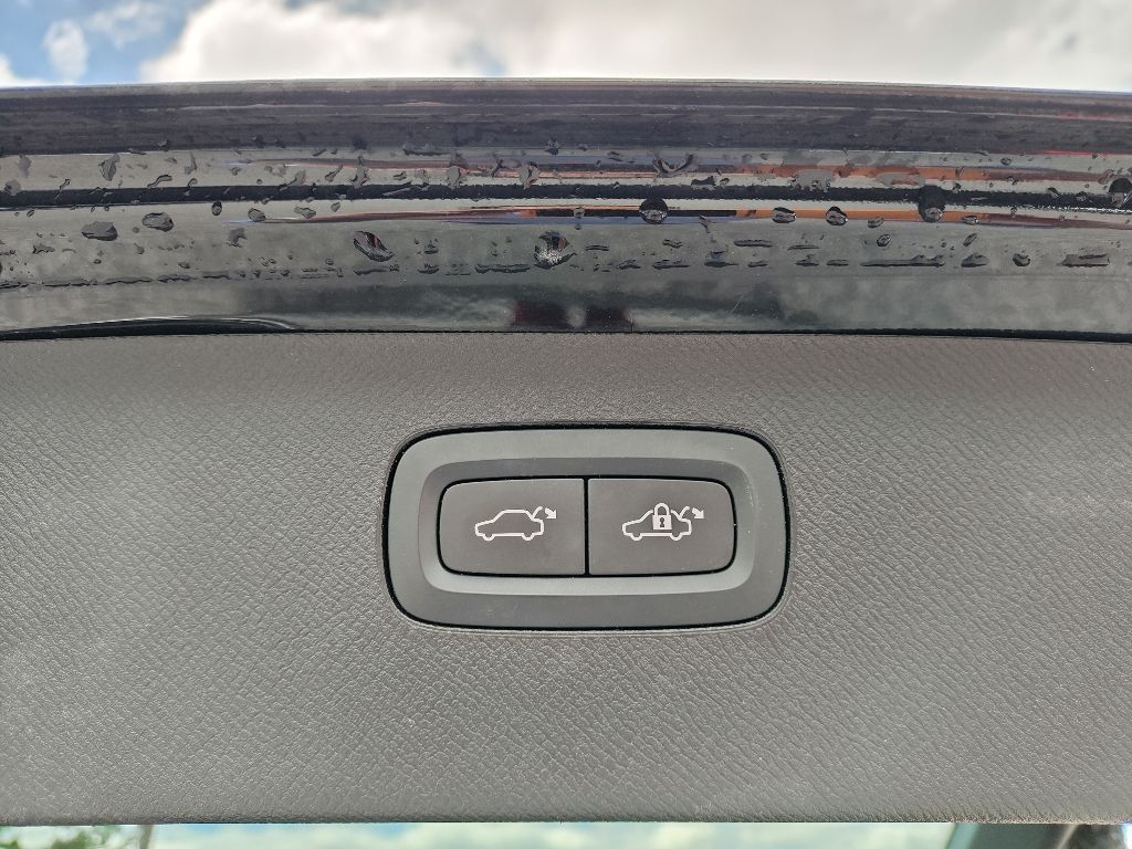 2023 Volvo XC90 Recharge Plug-In Hybrid Ultimate Hunt Valley MD