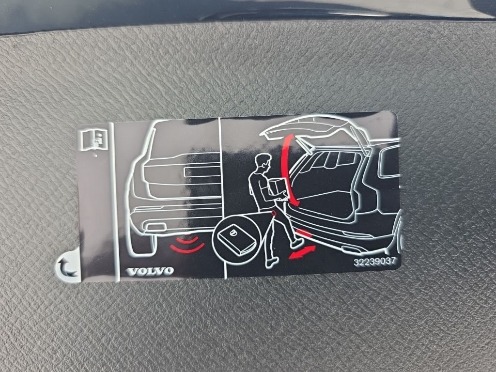 2023 Volvo XC90 Recharge Plug-In Hybrid Ultimate Hunt Valley MD