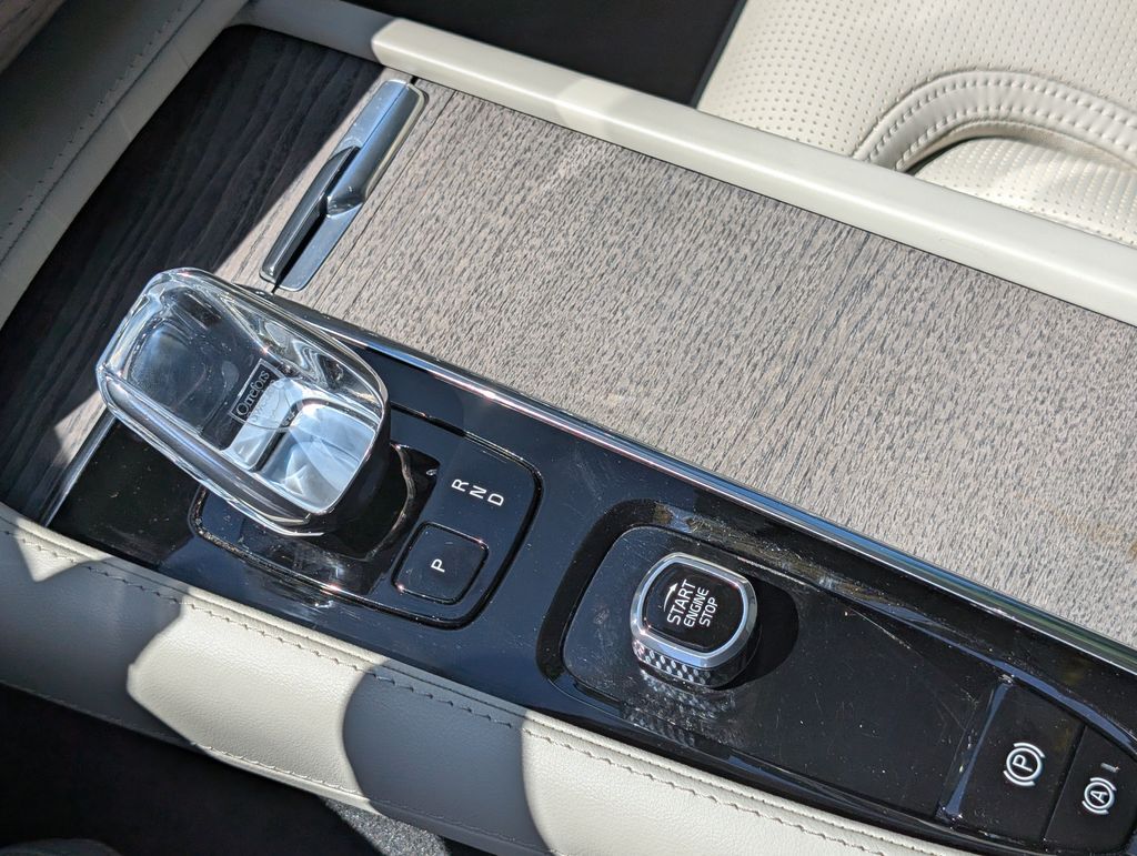 2023 Volvo XC90 Recharge Plug-In Hybrid Ultimate Hunt Valley MD